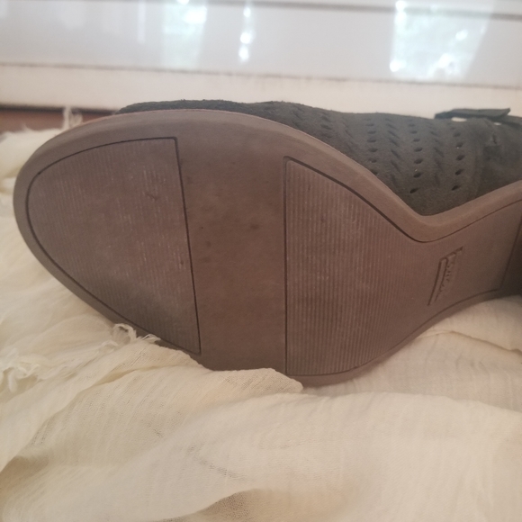 Ladies Toms Suede booties - Picture 3 of 4